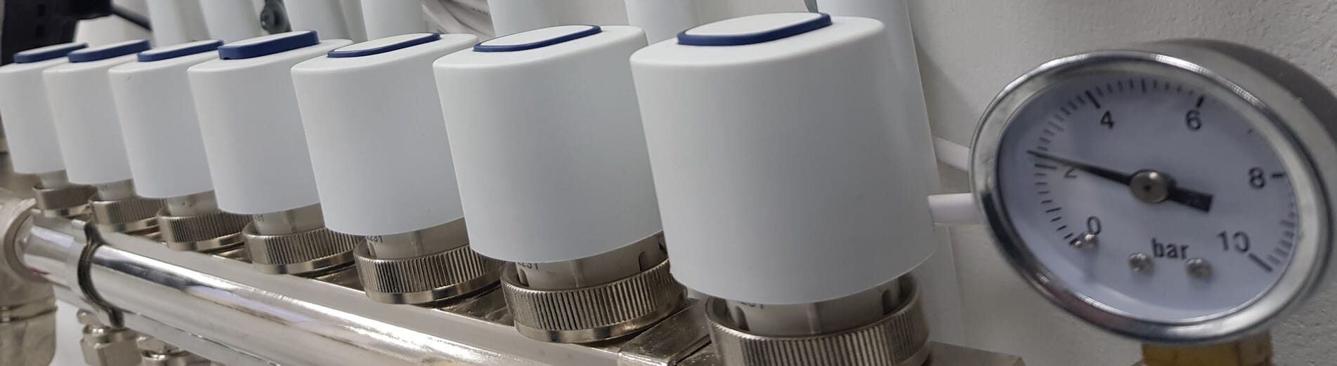 where should an underfloor heating manifold be placed?